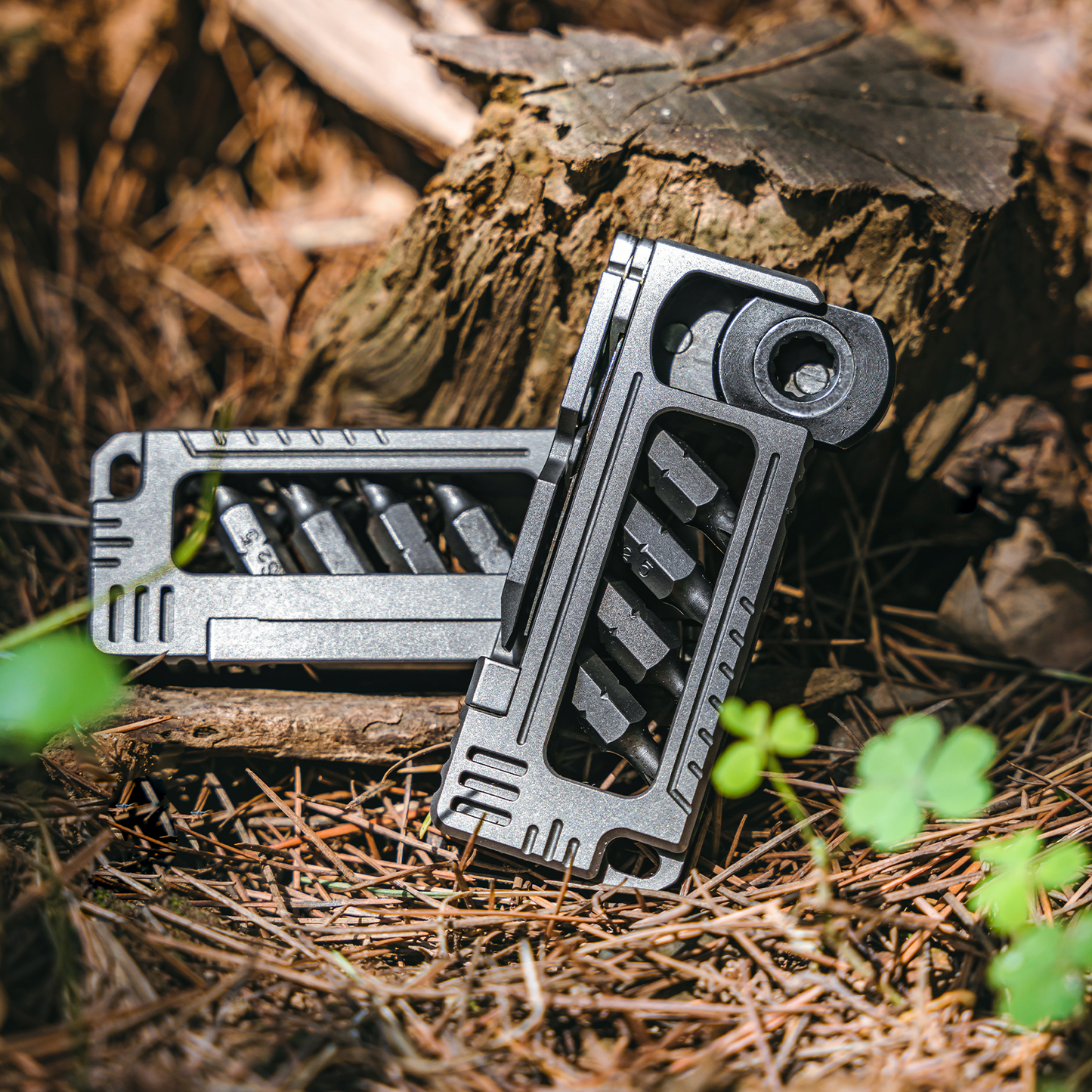 Titanium Magnetic Screwdriver Integrated Pocket Multi-Tool